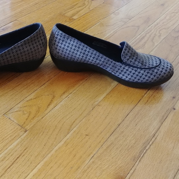 Dansko Debra Houndstooth Suede loafers - Picture 2 of 5